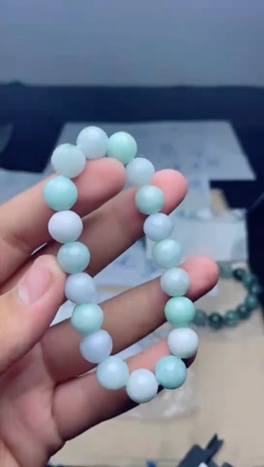 翡翠未镶嵌颈饰珠串