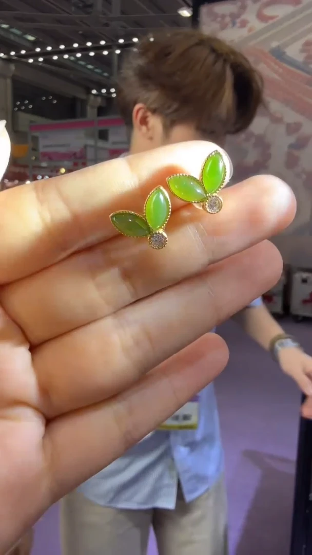 未镶嵌和田玉耳饰315秒拍号假一罚三