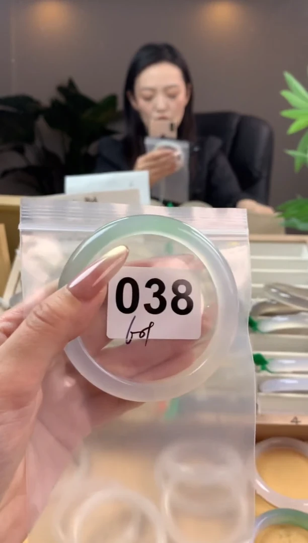 【闪购商品】玛瑙/玉髓手镯未镶嵌038