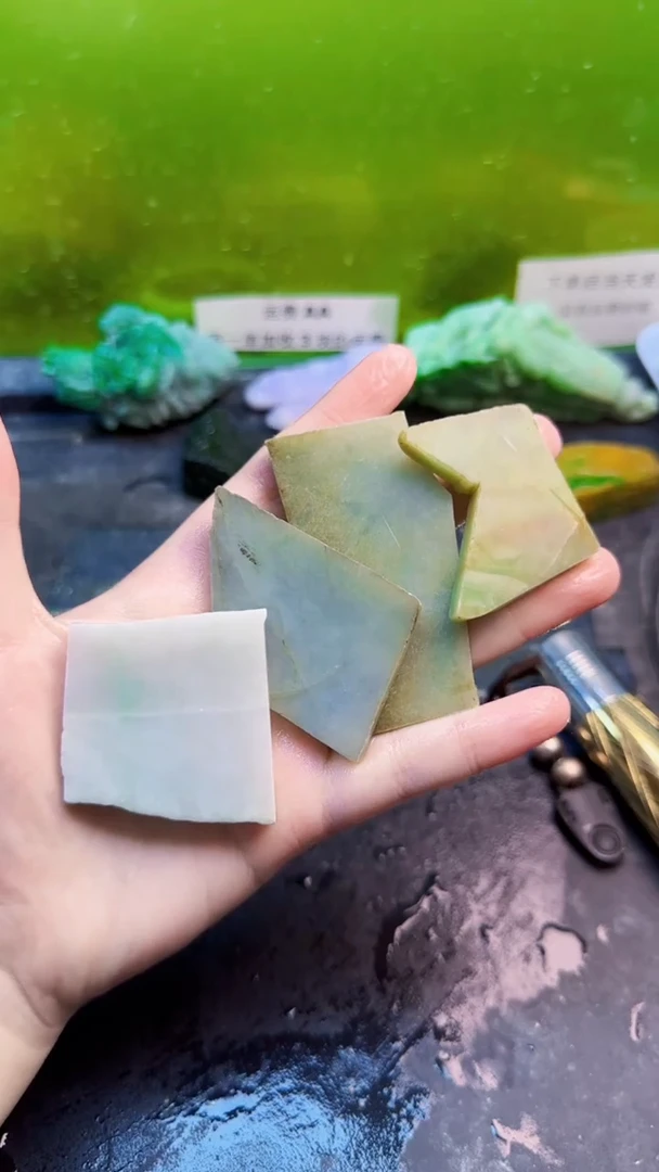 翡翠挂件未镶嵌天然翡翠037