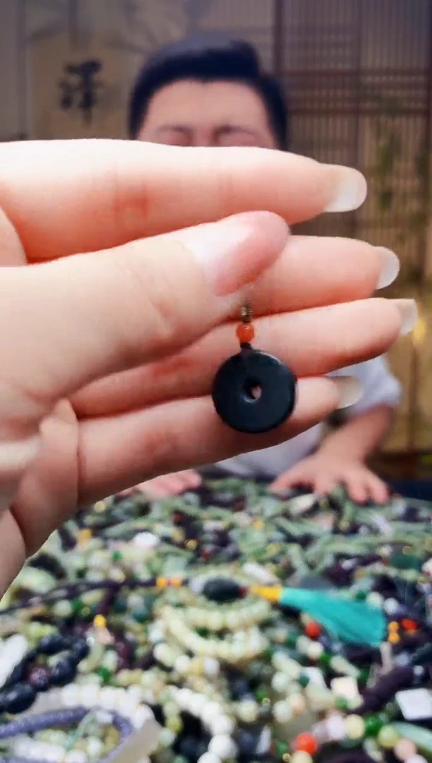 颈饰未镶嵌和田玉多样性发货，拍一发一