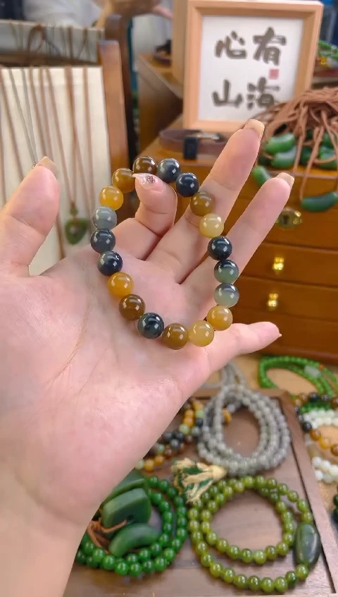 未镶嵌手链和田玉楼兰