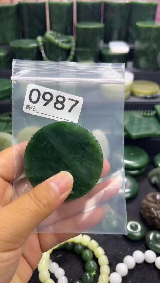 未镶嵌和田玉珠宝半成品镯芯
