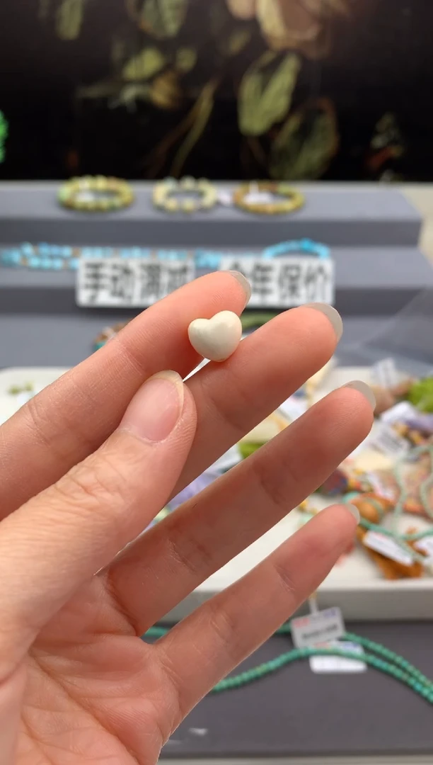 未镶嵌挂件南红玛瑙茜.F137