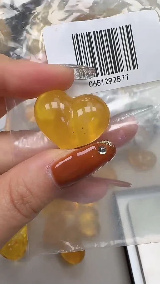 裸石琥珀未镶嵌如图