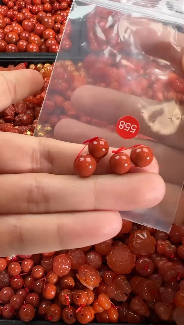 【闪购商品】南红玛瑙颈饰未镶嵌1