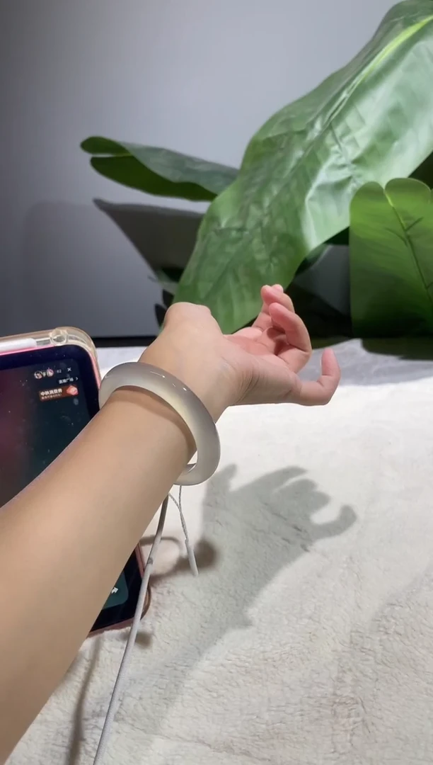 手镯玛瑙/玉髓未镶嵌55.8鉴赏期48小时