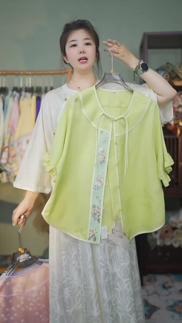 刺绣M码120斤内百搭款上衣单层