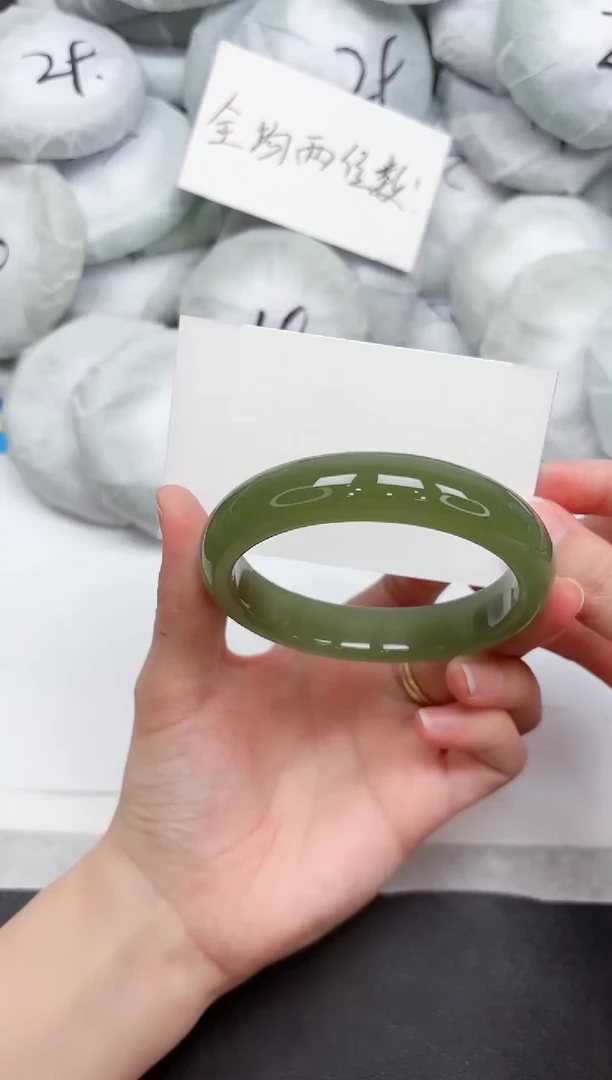 未镶嵌手镯石英质玉125-63.4