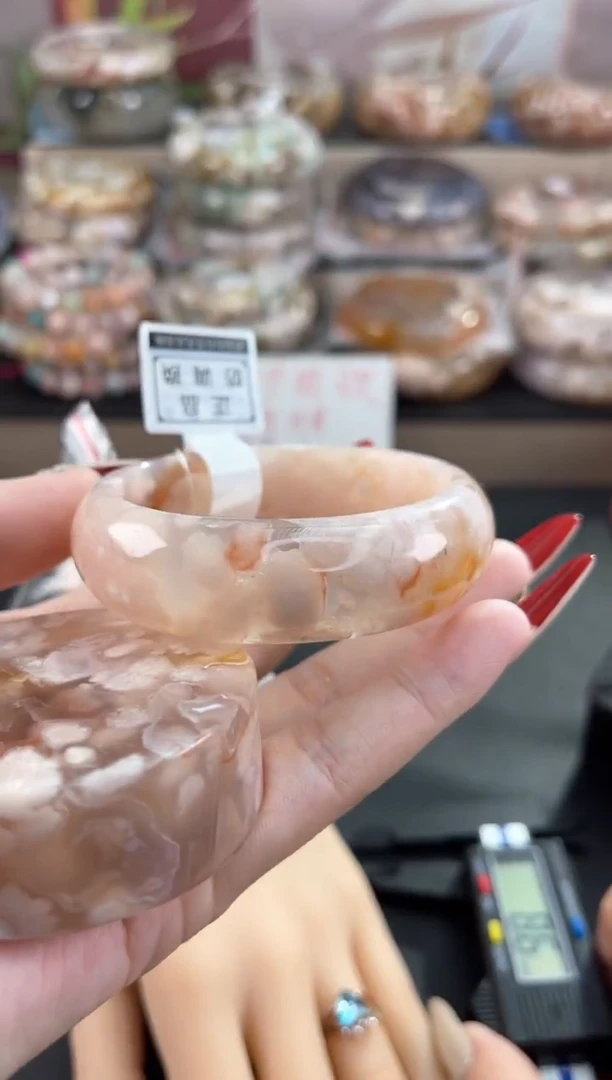 未镶嵌手镯石英质玉54