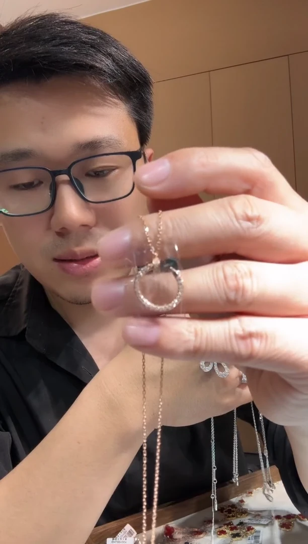 【闪购商品】钻石套链18K金镶嵌k玫钉子套链GHJ