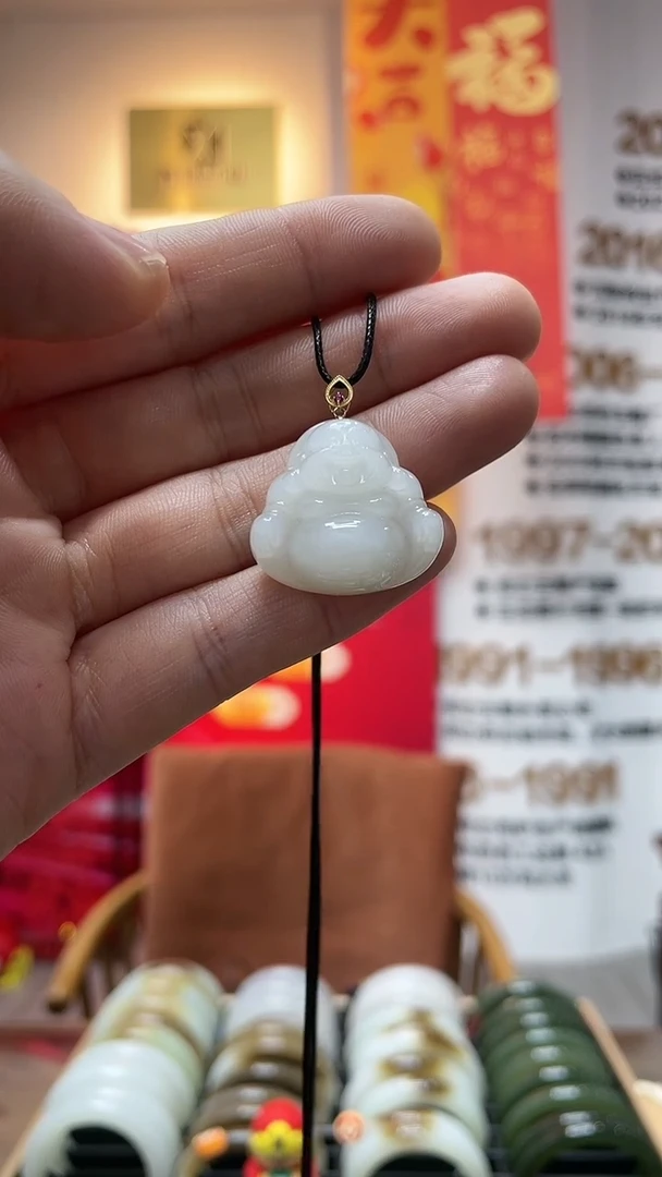 【闪购商品】和田玉颈饰18K金镶嵌白玉佛公吊坠多样性发一件