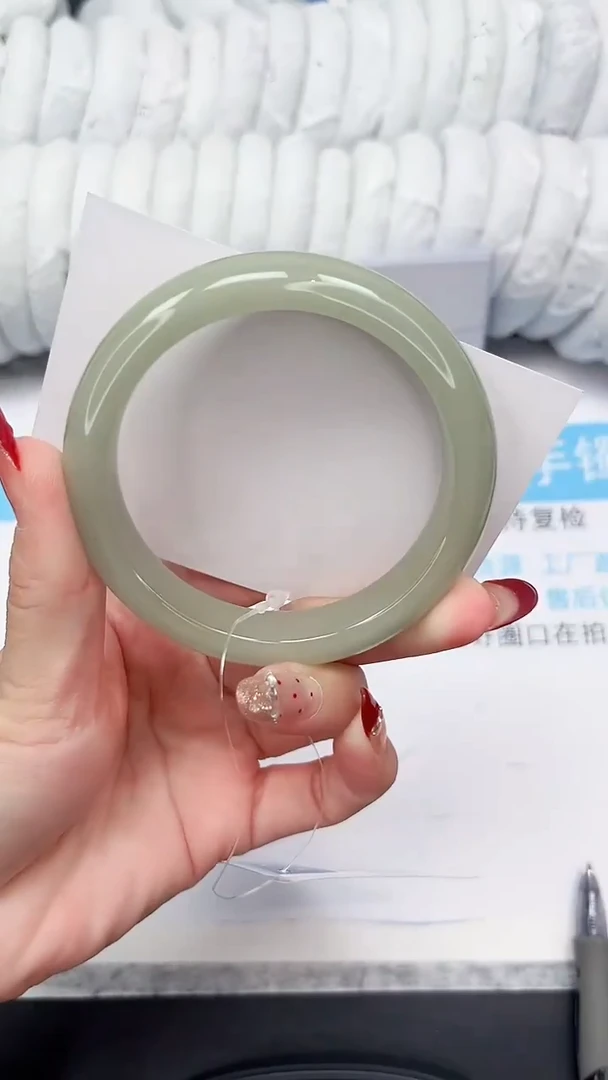 未镶嵌手镯石英质玉114+-57.3D