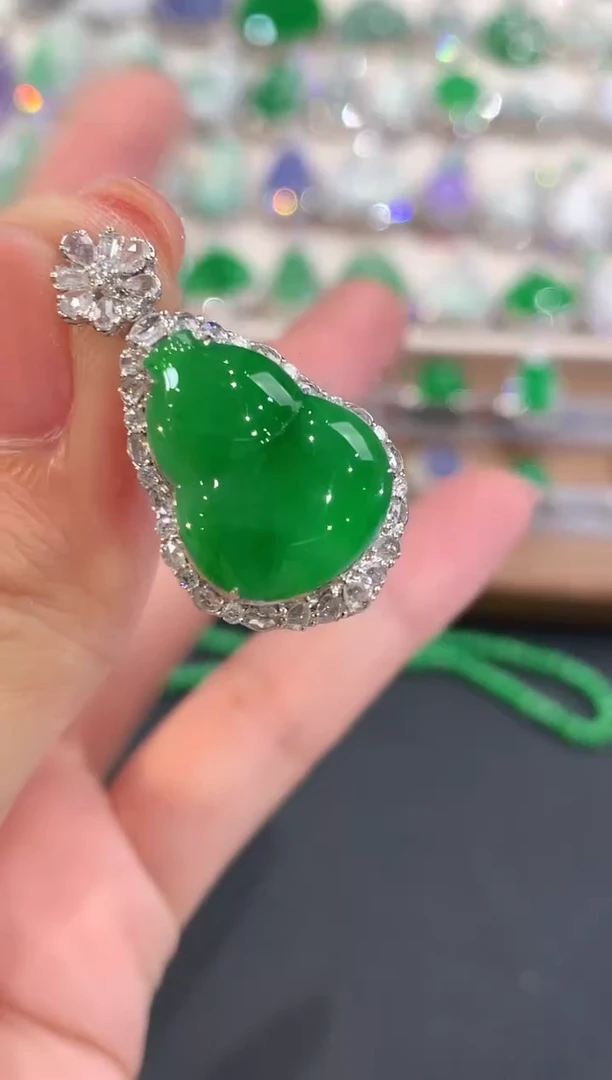 吊坠(不含链)18K金镶嵌翡翠a281