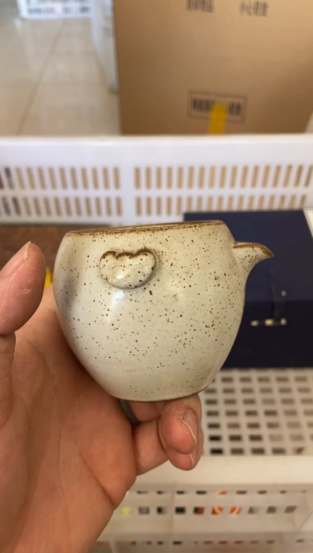 杯无运费险有瑕疵的摄影的产品有使用过的痕迹有点脏介意勿拍