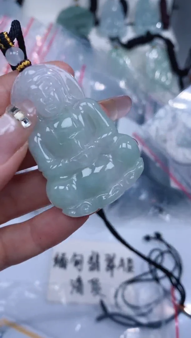 颈饰未镶嵌翡翠吊坠