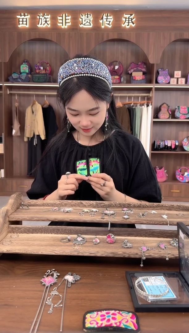 织绣扶光苗绣传承L56