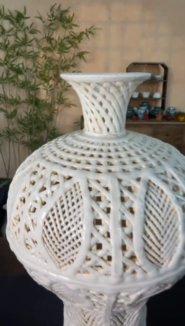 摆件瓷刘*荣德化 赏瓶 老瓷器