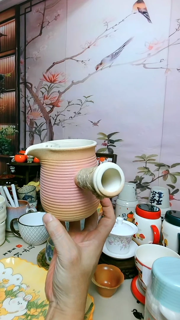 景德镇陶瓷粉色小奶壶
