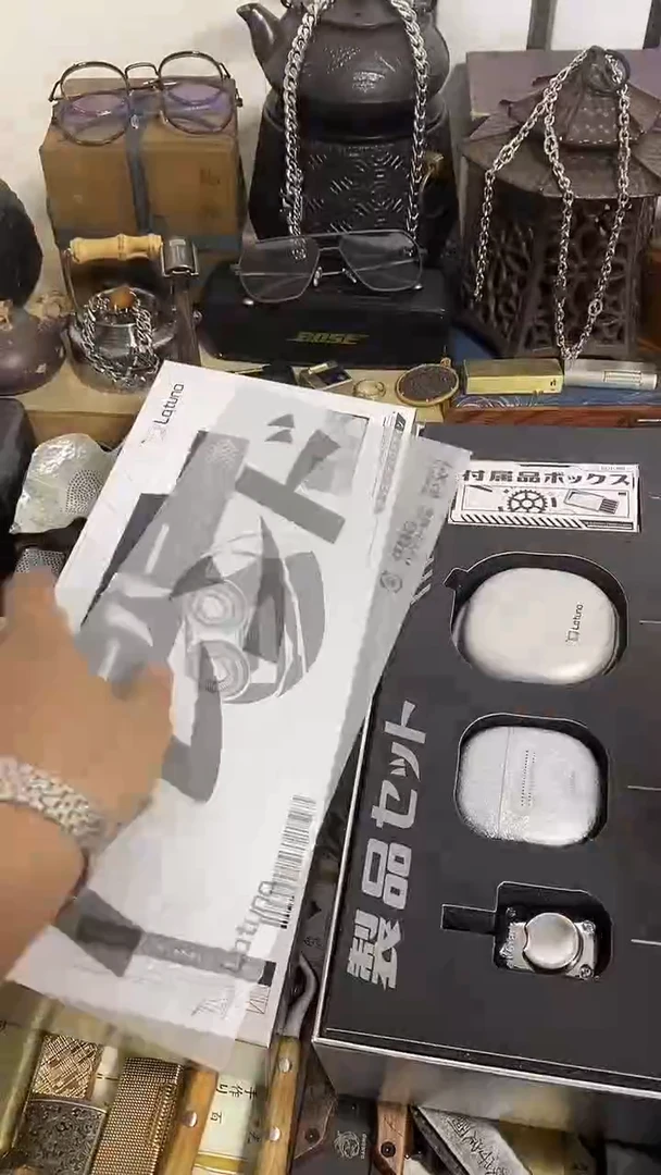 瓷片闪购商品  如图所示
