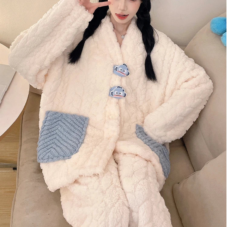 2025新款珊瑚绒睡衣女生加绒加厚秋冬季卡通可爱小丑鱼汉顿家居服