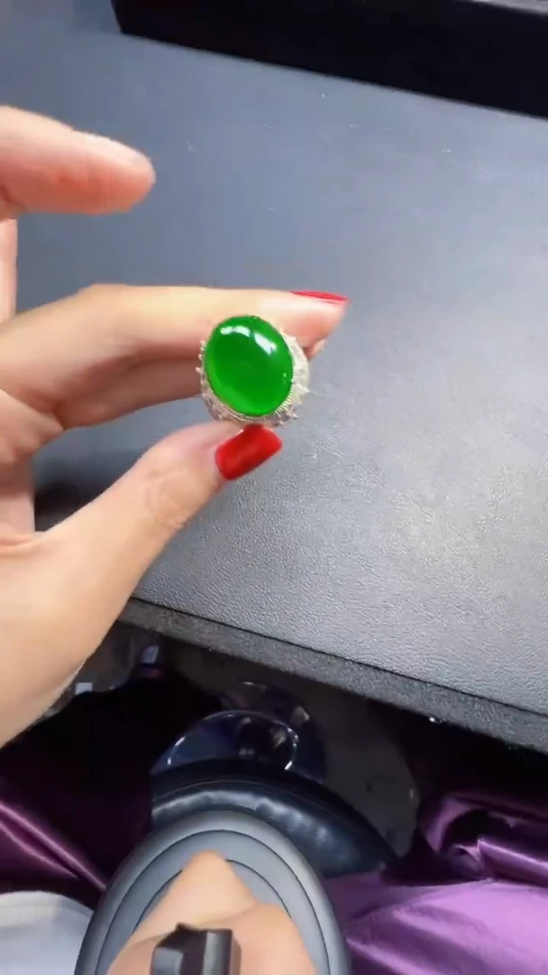 未镶嵌定制翡翠翡翠A货有轻微色差属于正常现象，蛋面多样性发货1