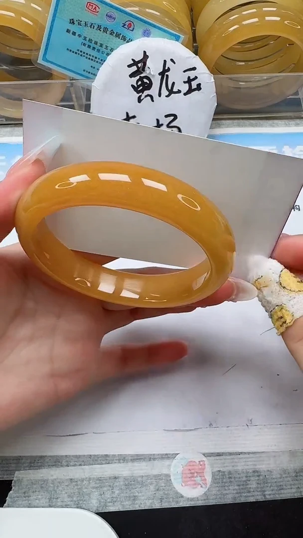 未镶嵌手镯石英质玉56