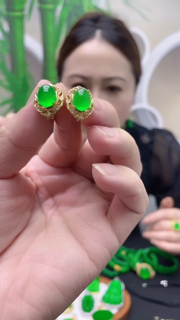 14K金镶嵌翡翠耳饰A110