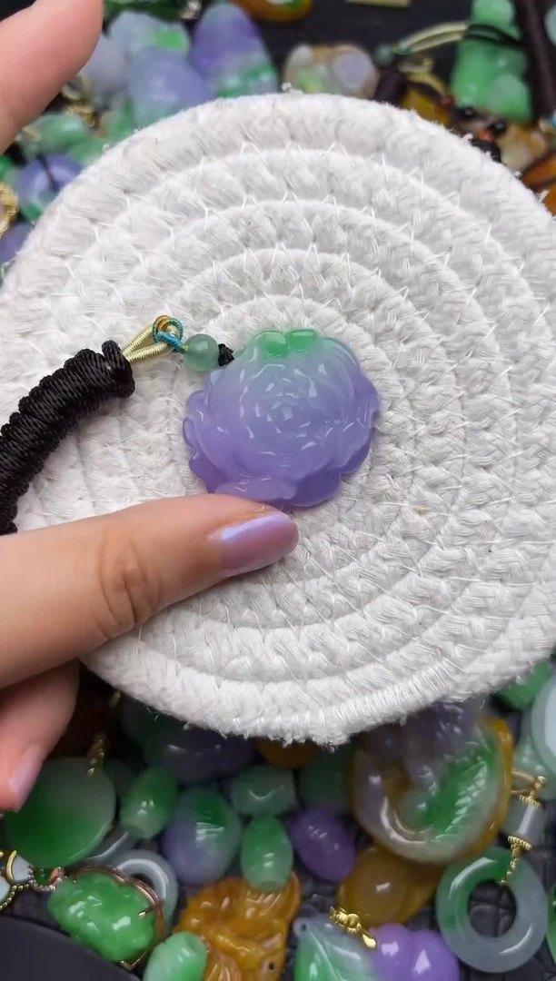 颈饰未镶嵌翡翠缅甸翡翠吊坠