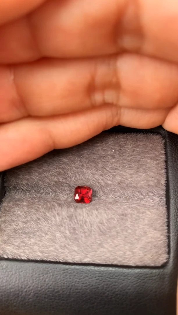 未镶嵌裸石定制尖晶石雷切型 抹谷红色调 0.63ct