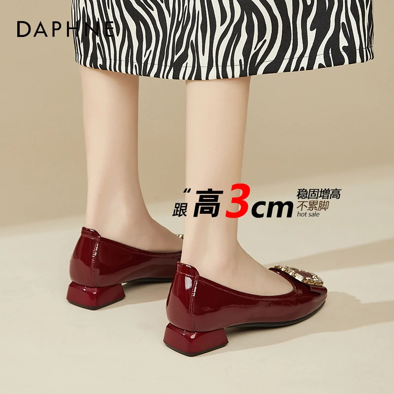 达芙妮红色单鞋女百搭粗跟高跟鞋气质风法式时尚小跟鞋2025年新款