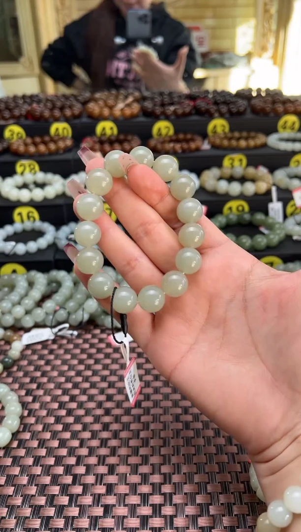 【闪购商品】和田玉手串未镶嵌且末料青白玉卡14手串