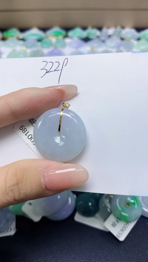 翡翠18K金镶嵌颈饰 天然缅甸翡翠A货