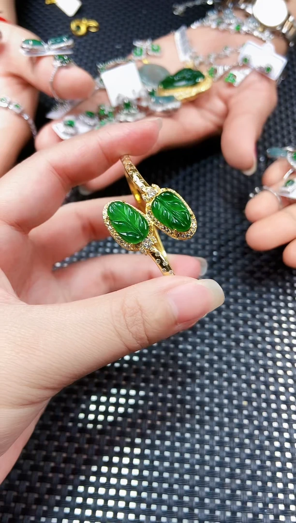 【闪购商品】翡翠手镯未镶嵌111111111