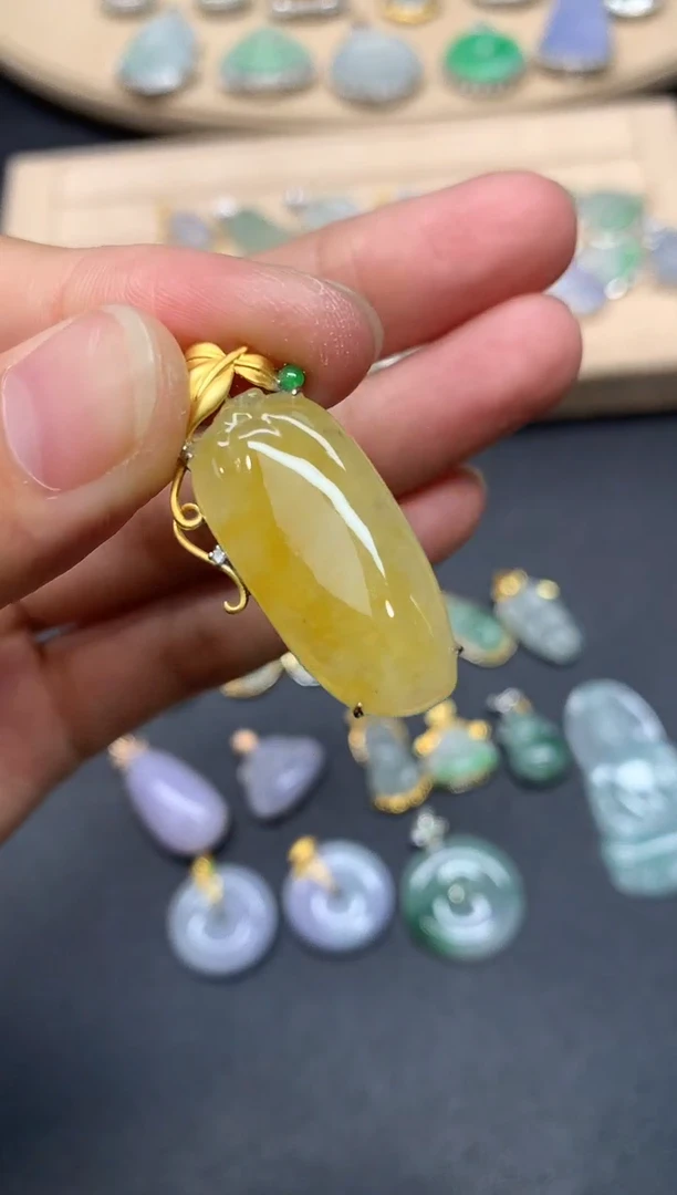 翡翠18K金镶嵌吊坠(不含链)福瓜【无服务费】