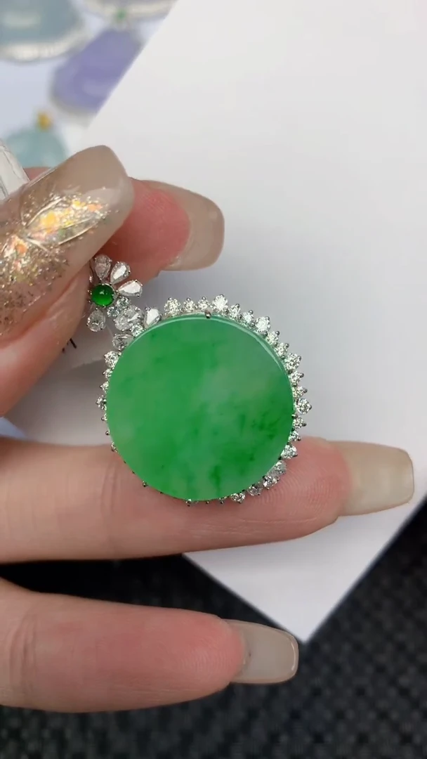 颈饰18K金镶嵌翡翠天然缅甸翡翠a货百元以上9元证书费自理