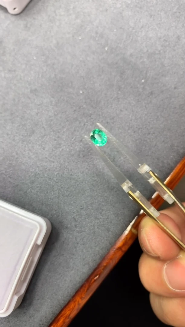 裸石祖母绿0.6ct 32