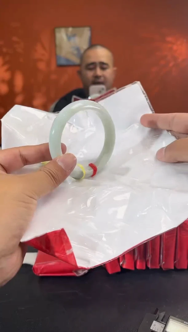 未镶嵌手镯翡翠4