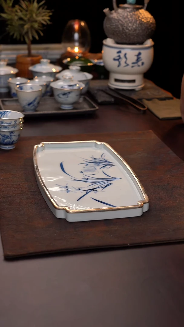 仿明手绘兰花壶承包银