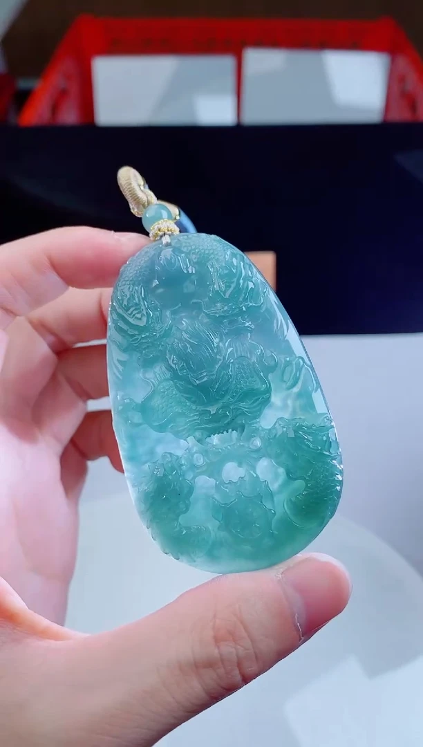 颈饰未镶嵌翡翠   ·