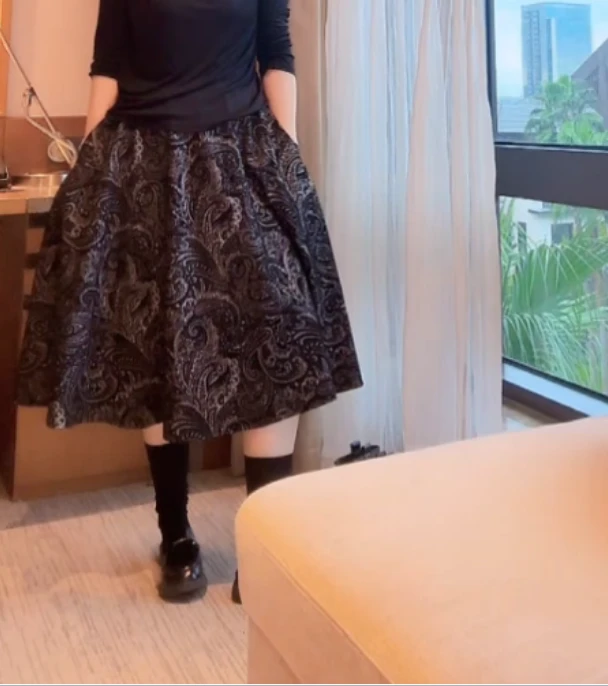 【U.M】浮香腰果花松紧腰植绒显瘦半身裙