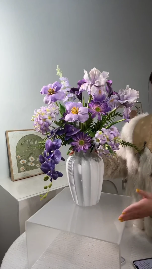 紫色花束+白色陶瓷花瓶一套（成品发货）双十一专属福利