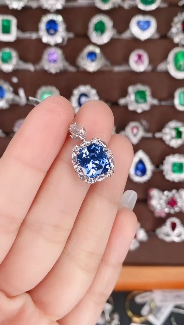 【闪购商品】蓝宝石18K金吊坠18K金镶嵌3.5克拉