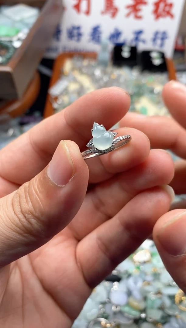 【闪购商品】翡翠颈饰未镶嵌哥哥