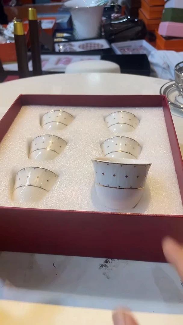 杯鸿辉家品牌瓷器，京东包邮！