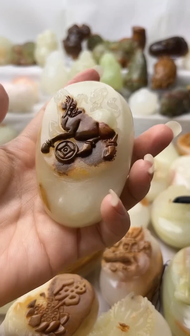 石材方解石手把件不退换牛满皮