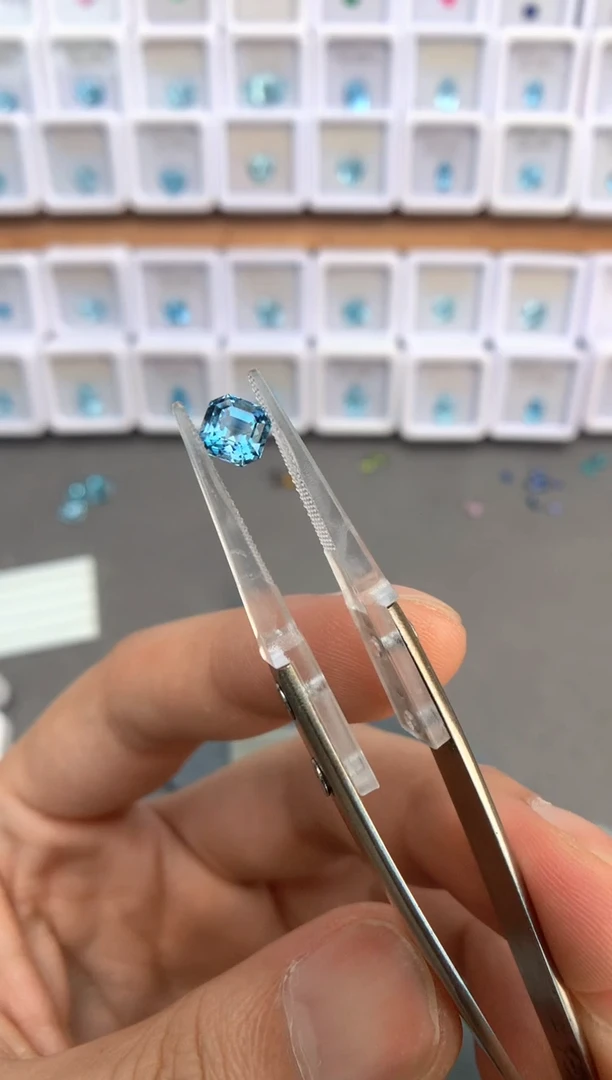 未镶嵌裸石定制海蓝宝石1.08ct 超圣 03130