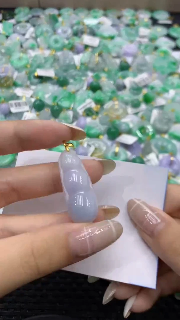 翡翠未镶嵌颈饰天然缅甸翡翠A货