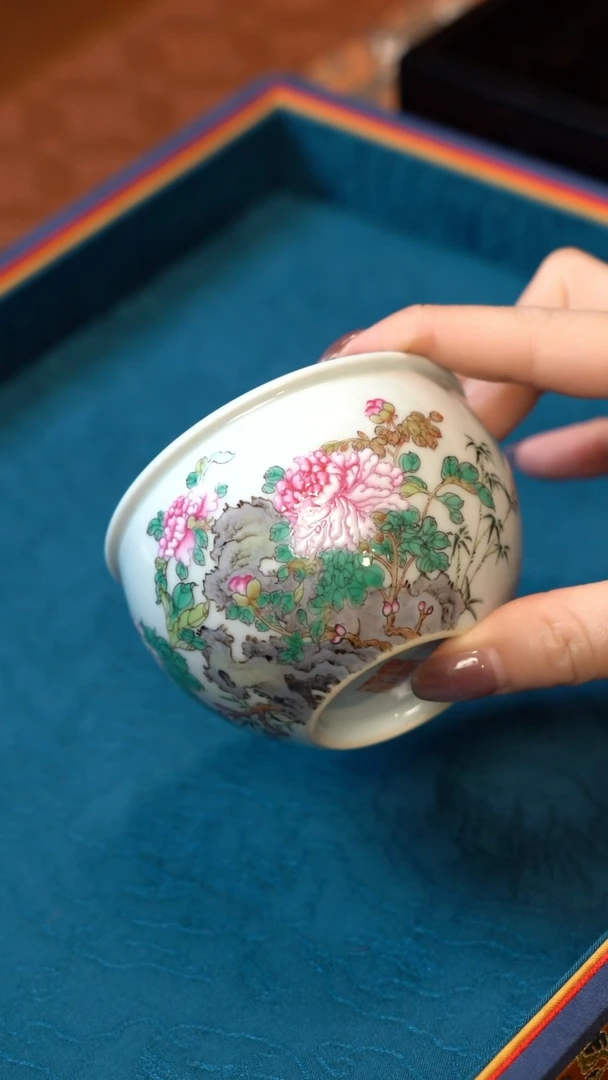 【闪购商品】L元煦粉彩梅兰竹菊缸杯一
