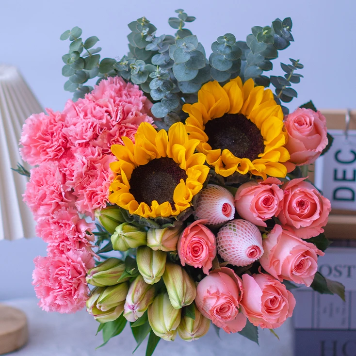 粉玫瑰+百合+康乃馨+向日葵+配草+(粉丝+鲜花营养液两包)